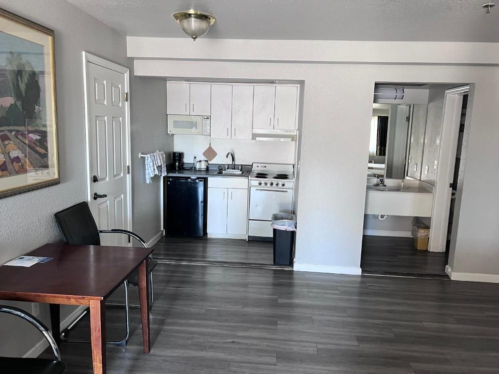 Travelodge by Wyndham Redding CA